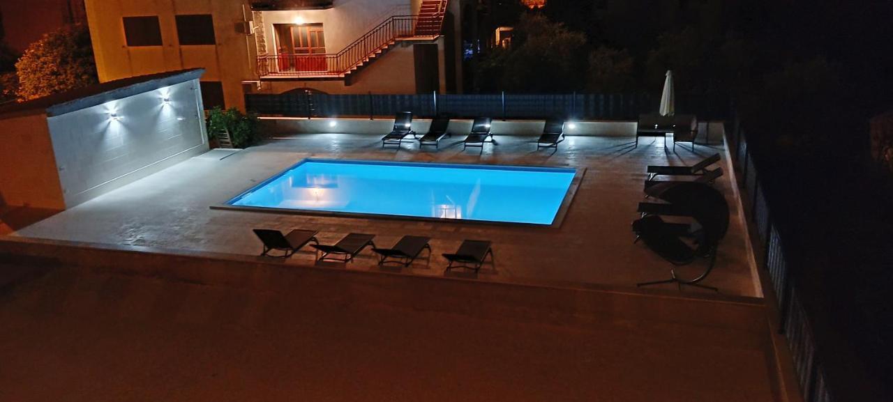 Apartmani Beran Seget Vranjica Bagian luar foto