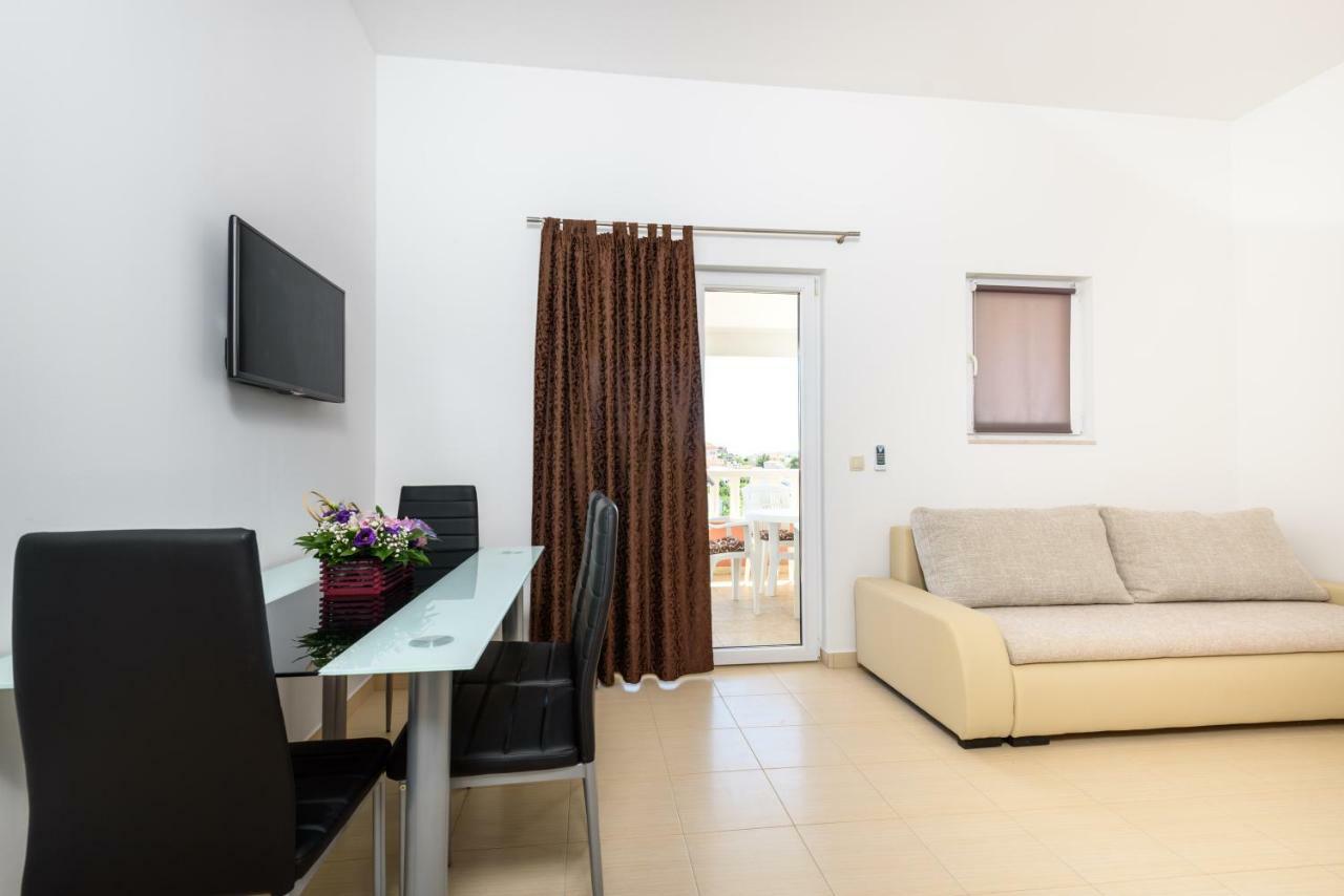 Apartmani Beran Seget Vranjica Bagian luar foto